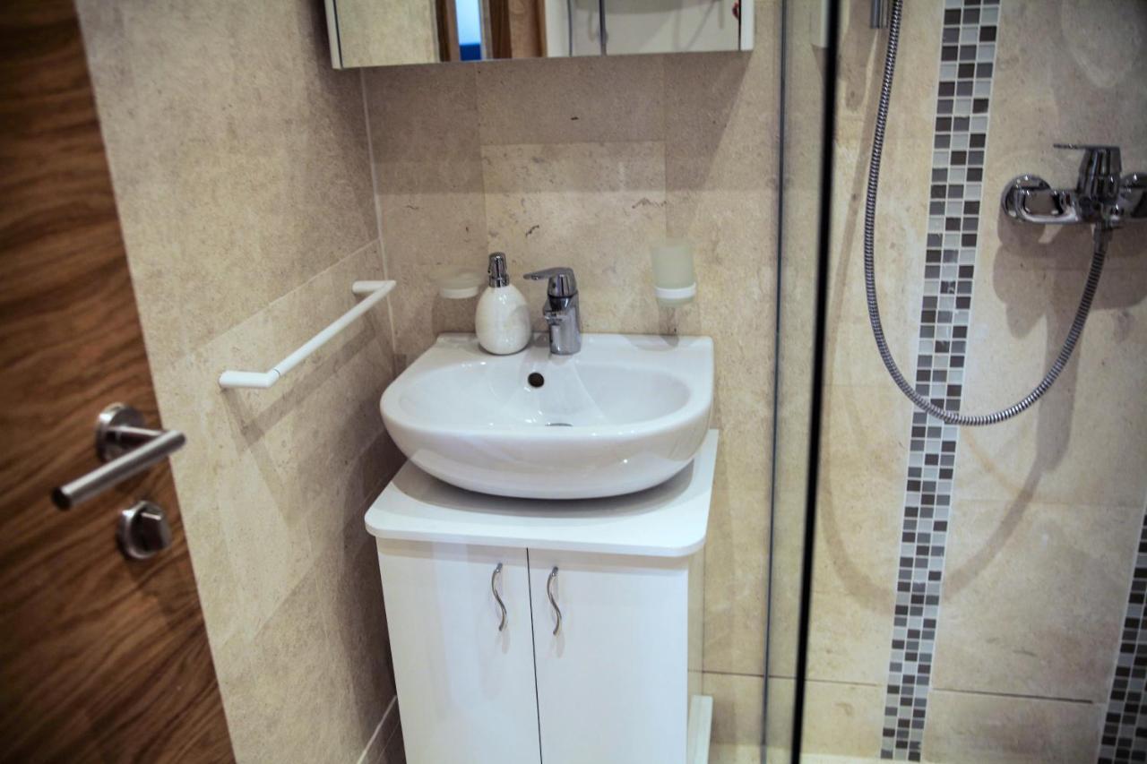 Apartments Lm Residence 拉法洛维奇 外观 照片
