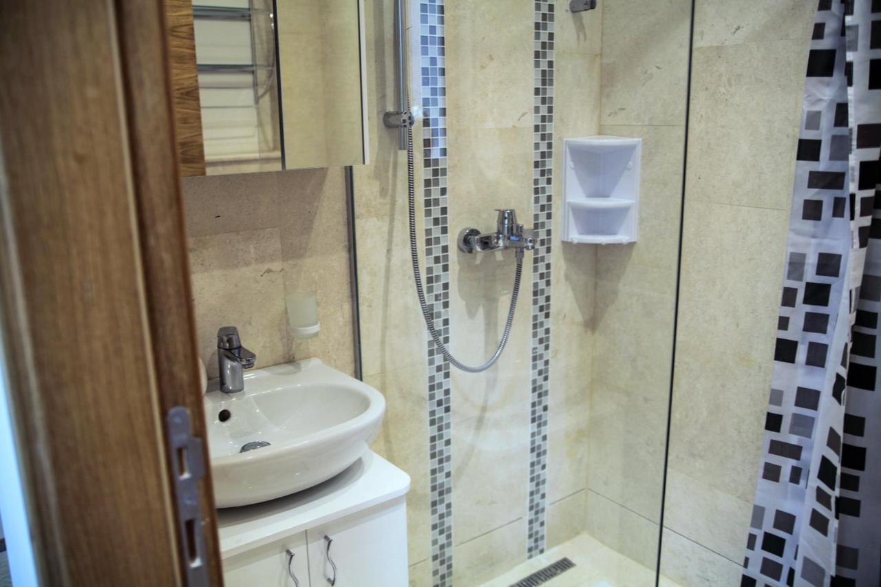 Apartments Lm Residence 拉法洛维奇 外观 照片